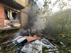 На Харківщині після удару загорівся багатоквартирний будинок: є постраждалі