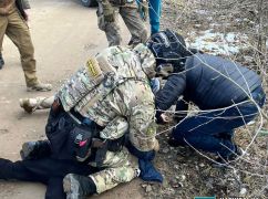 Харківські правоохоронці викрили незаконну схему переправи "ухилянтів" через кордон: Подробиці