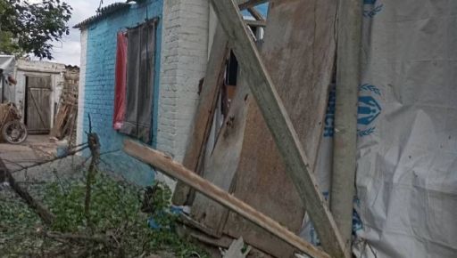 Росіяни атакували дронами село на Харківщині: кадри руйнувань