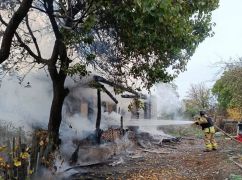 На Харківщині російські обстріли пошкодили будинки та автомобілі: є постраждалий