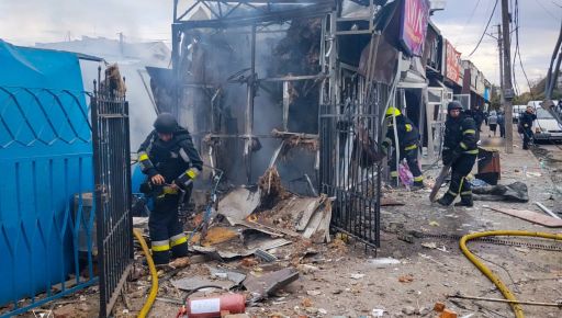 В больнице скончалась третья жертва российского удара по рынку в Харьковской области