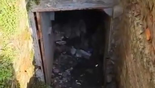 В Харькове укрытие в многоэтажке завалено мусором: Кадры с места