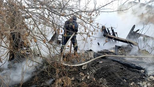 Рятувальники показали будівлю на Харківщині, в яку поцілив російський дрон