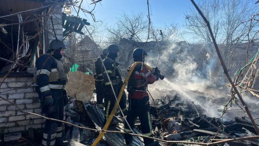 Рятувальники показали кадри з місця влучання ФАБ-500 у Куп'янську