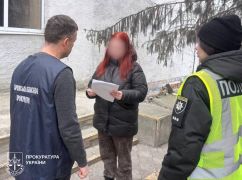 Ранение 6-летнего ребенка во время обстрела: дело матери из Купянска передали в суд