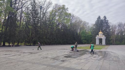 Коммунальщики Терехова отремонтировали Мемориал Славы перед 9 мая
