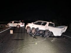 На Харьковщине пьяная водитель Tesla влетела в авто: есть тяжело травмированный