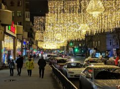 Под "Звездным небом" Харькова посадили новые деревья (ФОТОФАКТ)