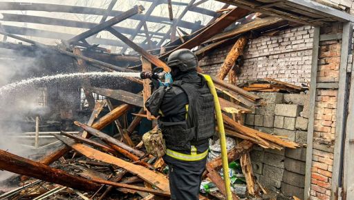 У Харківській області росіяни дронами атакували медзаклад: сталася пожежа