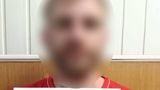 У Чугуєві чоловік переліз через паркан та "обчистив" будинок сусіда на майже 10 тис. грн
