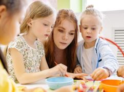 Учителям підвищили, а вихователям &ndash; ні: у Харкові для освітян просять ще 385 млн грн