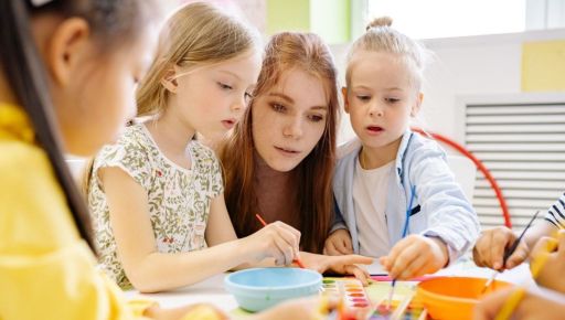 Учителям підвищили, а вихователям &ndash; ні: у Харкові для освітян просять ще 385 млн грн