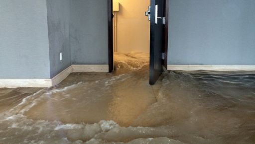 Затопление квартиры: как правильно составить акт, чтобы получить компенсацию