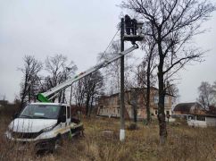 Зі світлом понад 500 родин: Харківські енергетики відновили зруйновані мережі в деокупованій громаді