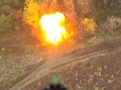 Дрони ДПСУ рознесли ворожі позиції та склад боєприпасів на Харківщині: кадри з місця