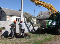 Оккупанты уничтожили почти 90% сетей: В селе возле Харькова возобновили электроснабжение
