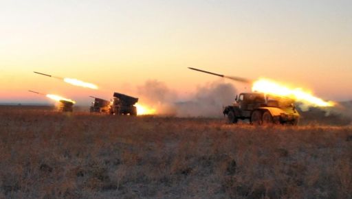 Войска путина обстреливают Дергачи из артиллерии