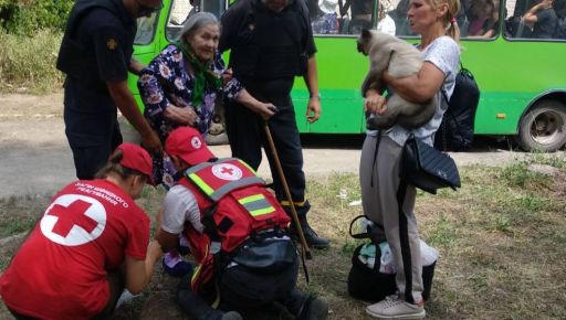 Проєкт завершено: Через дамбу у Печенігах евакуювали 15 тисяч жителів окупованих територій Харківщини