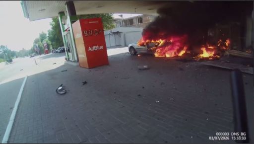 Мэрия обнародовала видео первых минут после удара по АЗС в Харькове