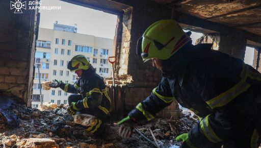 У Харкові загасили пожежу в 9-поверхівці, що сталася внаслідок російської атаки