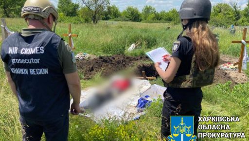 Под Купянском эксгумировали тело мужчины, погибшего от российского обстрела