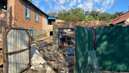 Дома стерты в прах и детские рисунки на руинах: В полиции показали последствия обстрелов Харьковщины