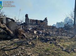 Прокуратура показала последствия попадания ФАБ-1500 по пригороду Купянска