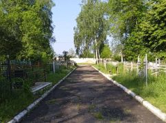 В Харькове разрешили посещать кладбище №16