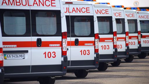 Харківські медики двічі під час евакуації врятували людей на трасі