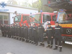 У Харкові благодійники передали рятувальникам оснащення для саперів та спецавтомобіль