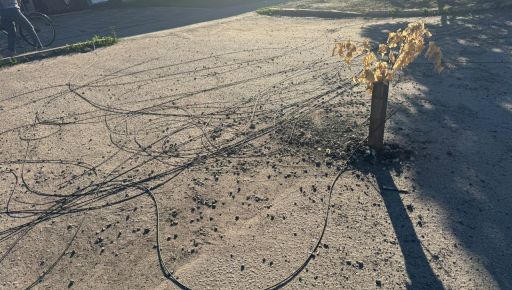 Ворог вдарив по Золочеву: пошкоджено аптеку, магазини та електромережі