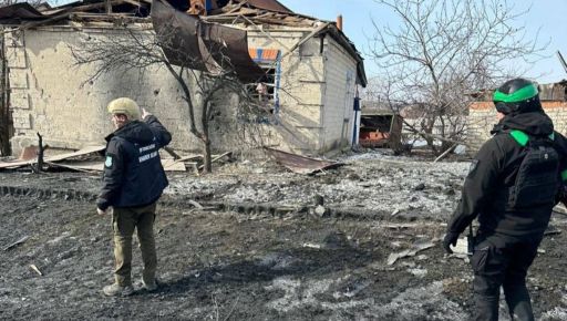 Разрушенные дома, автомобили, гараж: Прокуратура показала последствия сегодняшнего обстрела Купянска