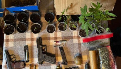 В Харьковской области полиция обнаружила арсенал оружия и наркотики