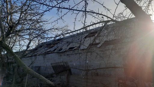 Осталась только стена с ковром: В полиции показали последствия обстрела Харьковщины