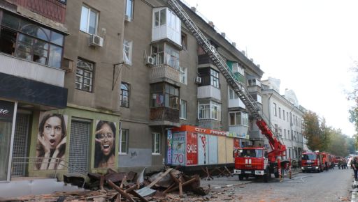 Пожежники погасили будинок у центрі Харкова, який горів через обстріл