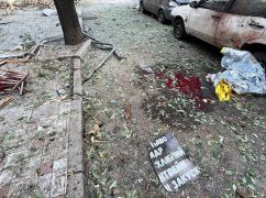 Появились шокирующие фото с места обстрела жилого дома в центре Харькова