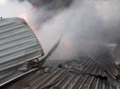 Цех та приватні будинки горіли в Харківській області внаслідок російських обстрілів