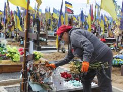 Стало відомо, як ходитиме тимчасовий автобус до кладовища №18 у Харкові