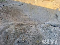 На Харківщині показали, як виглядають дороги після російських "прильотів"