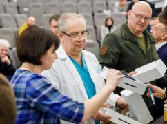 На Харківщині лікарні оснастили портативними УЗД-пристроями, які незамінні при пораненнях 
