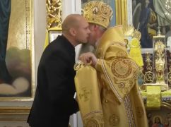 Колишній митрополит Ізюмський, який благословляв загарбників, отримав російський паспорт