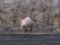 Харьковские защитники уничтожают технику окупантов дронами-камикадзе: Кадры операции