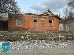 Окупанти зруйнували будинок та пошкодили лікарню у Вовчанську на Харківщині