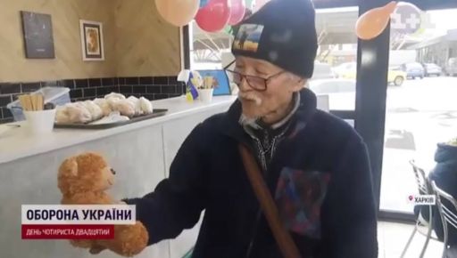 В Харькове японец, который волонтерит с начала полномасштабной войны, открыл бесплатное кафе