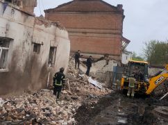 Ракетний удар по Куп'янську: Поліція оприлюднила відео розбору завалів