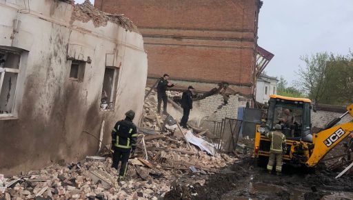 Ракетний удар по Куп'янську: Поліція оприлюднила відео розбору завалів