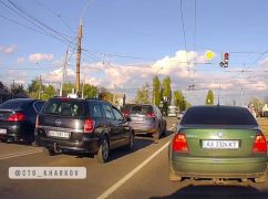 В Харькове патрульные разыскали водителя, пролетевшего перекресток по встречке и на красный