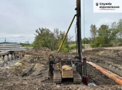 На Харківщині відновлюють міст, зруйнований російськими загарбниками