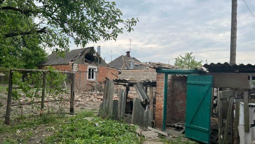 На Харьковщине показали последствия российских атак, от которых погиб мужчина: Кадры с места