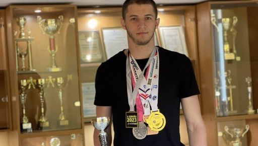 Студент харьковского вуза привез 4 медали с международного турнира по карате